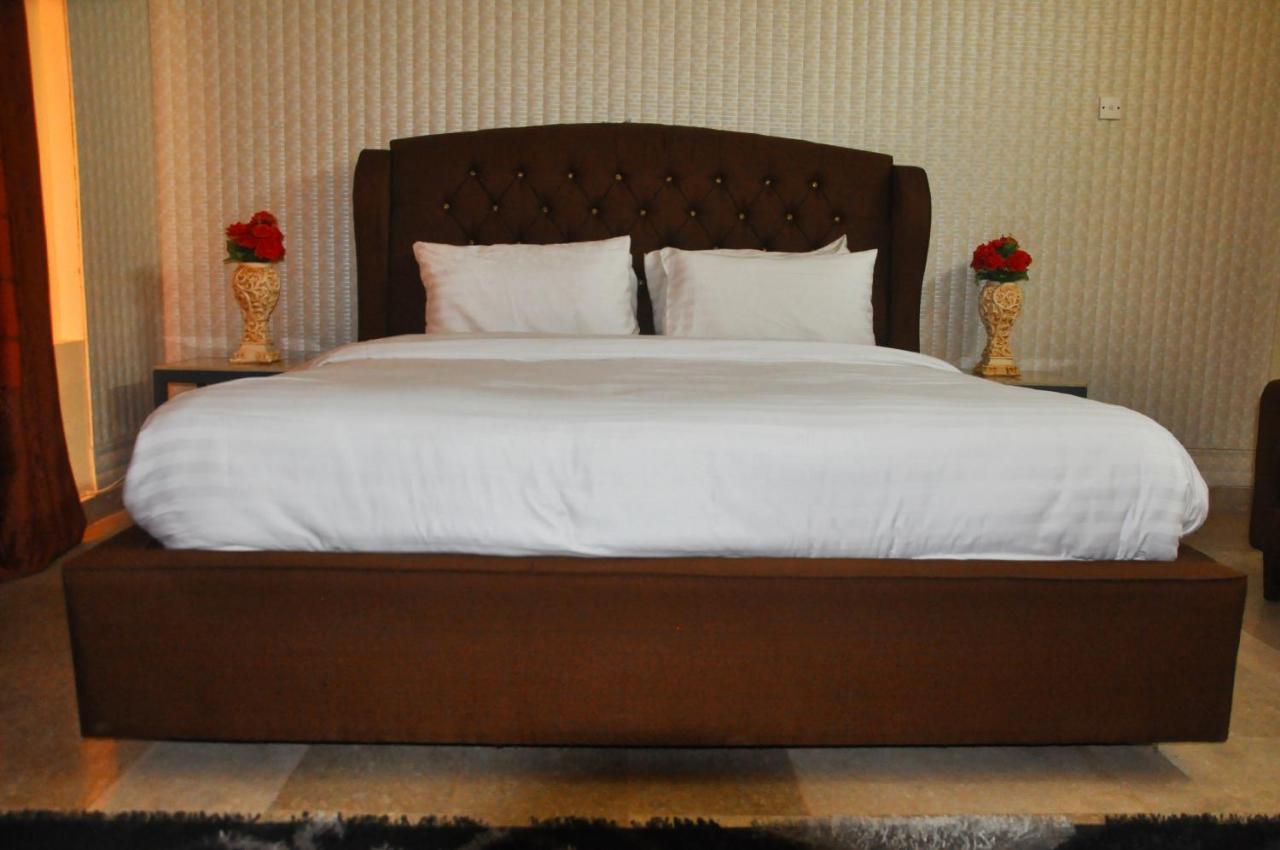 Hotel Blue Moon Residency Islamabad Exterior foto
