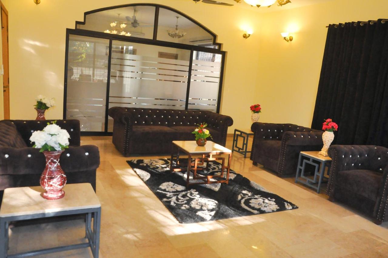 Hotel Blue Moon Residency Islamabad Exterior foto