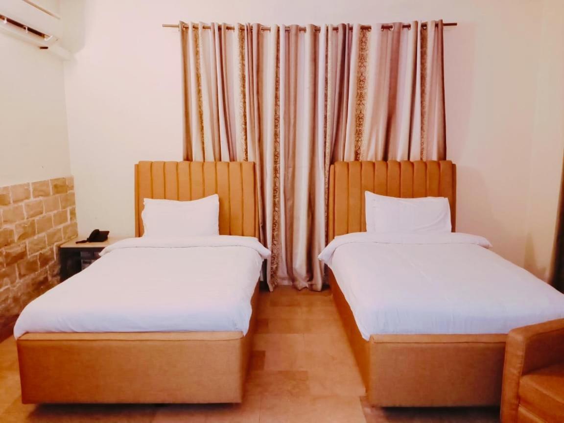 Hotel Blue Moon Residency Islamabad Exterior foto