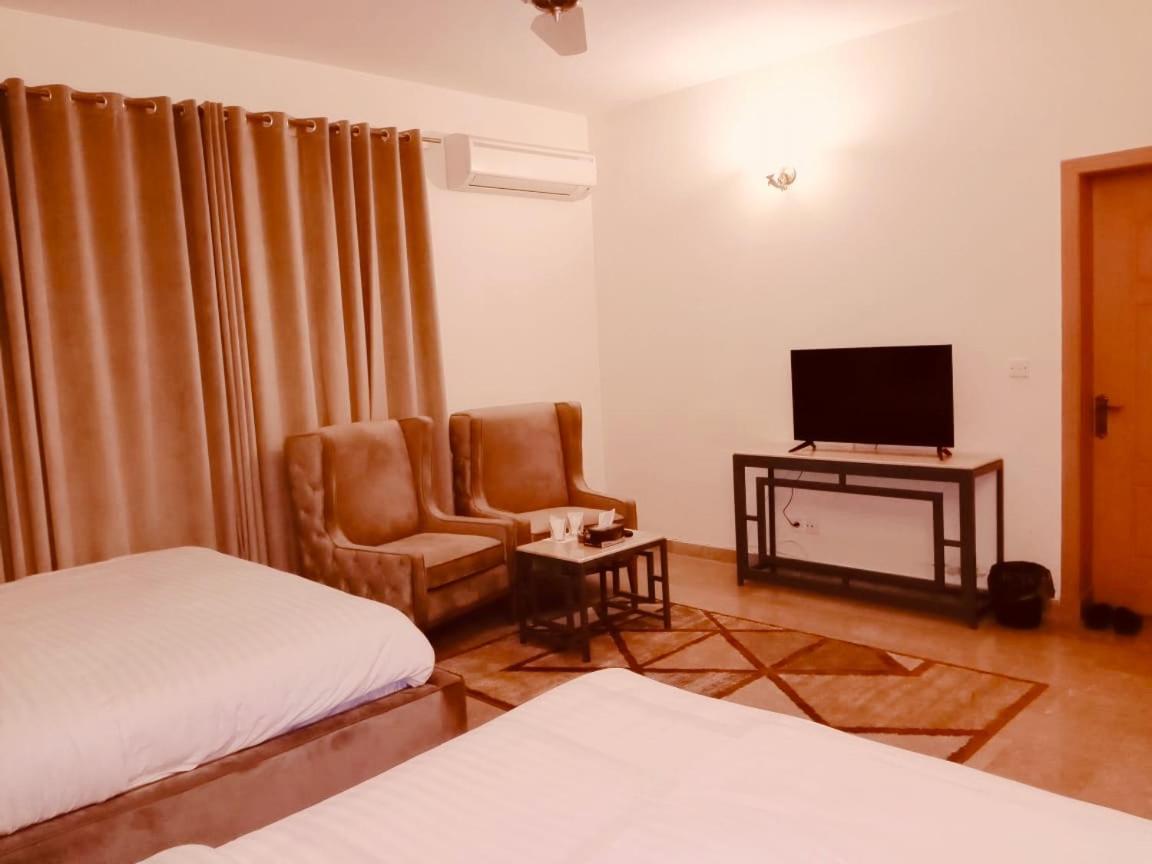 Hotel Blue Moon Residency Islamabad Exterior foto