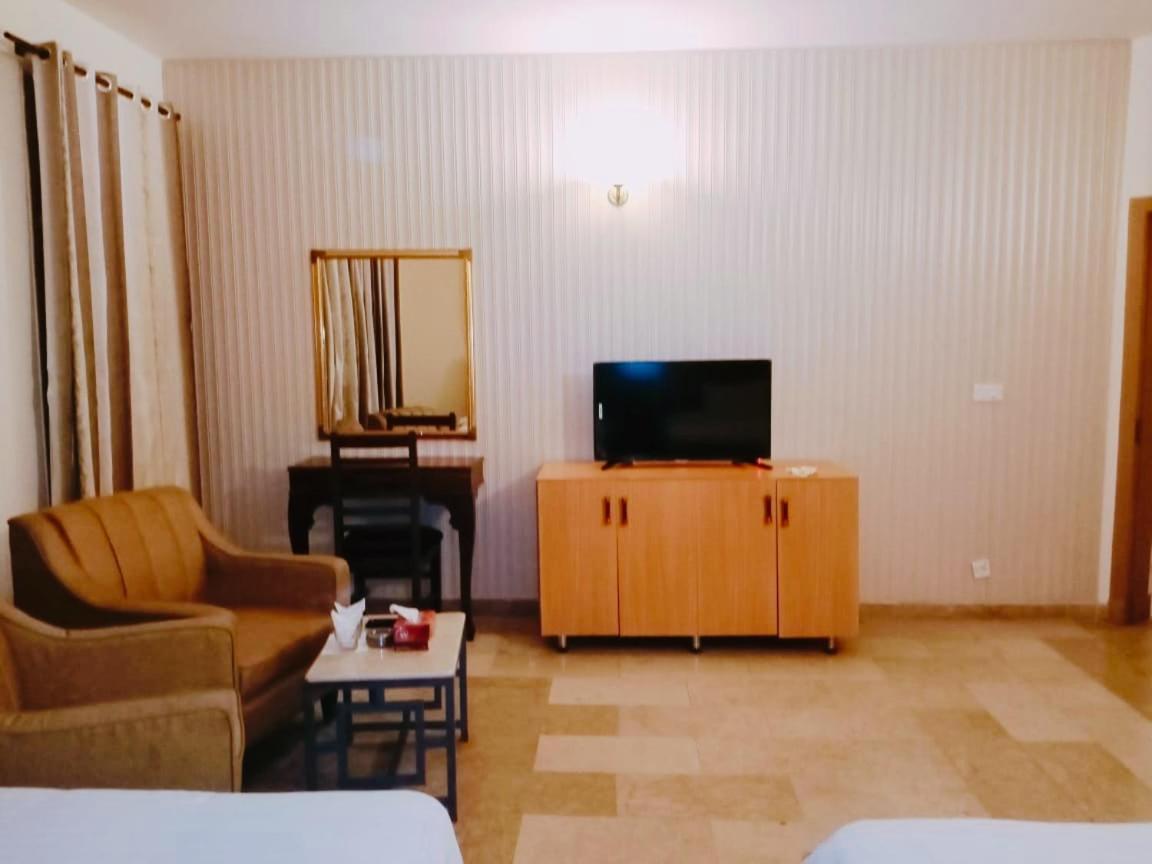 Hotel Blue Moon Residency Islamabad Exterior foto