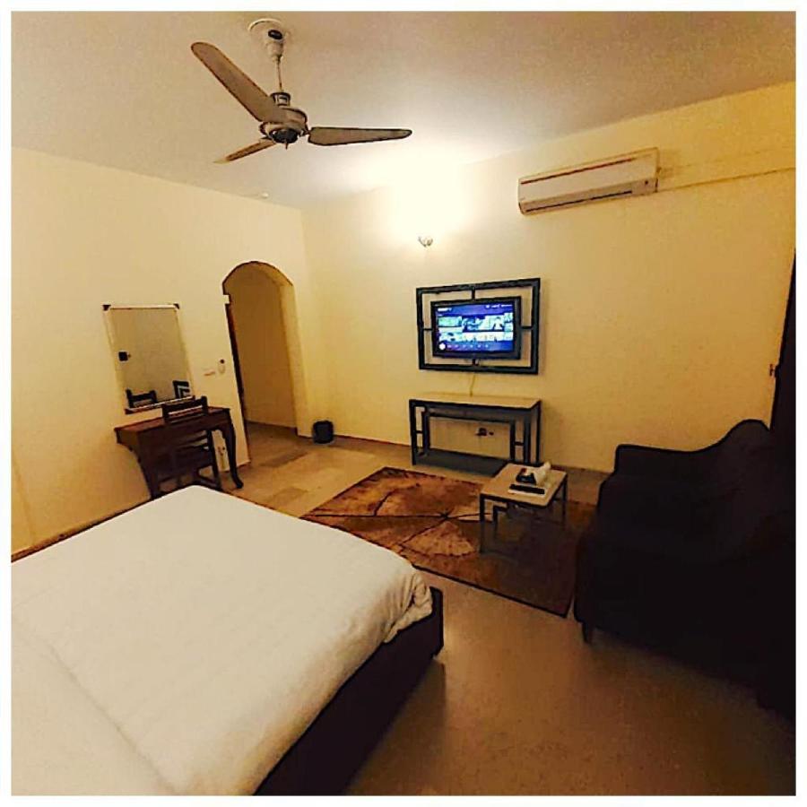 Hotel Blue Moon Residency Islamabad Exterior foto
